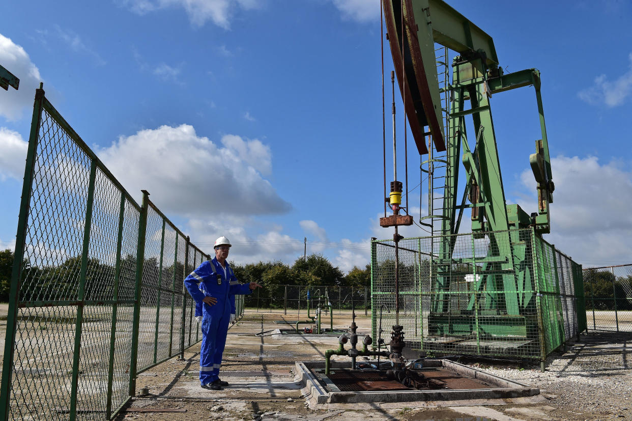 Photo d’illustration de forages pétroliers de la compagnie pétrolière canadienne Vermilion Energy à Andrezel, à une cinquantaine de kilomètres au sud-est de Paris, le 31 août 2017.