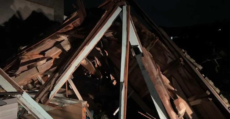 台東一處日式老屋因地震倒塌。（圖／東森新聞）
