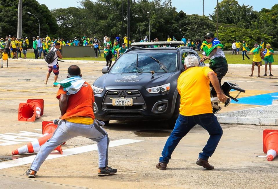 Seguidores de Bolsonaro en Brasil invaden las instituciones