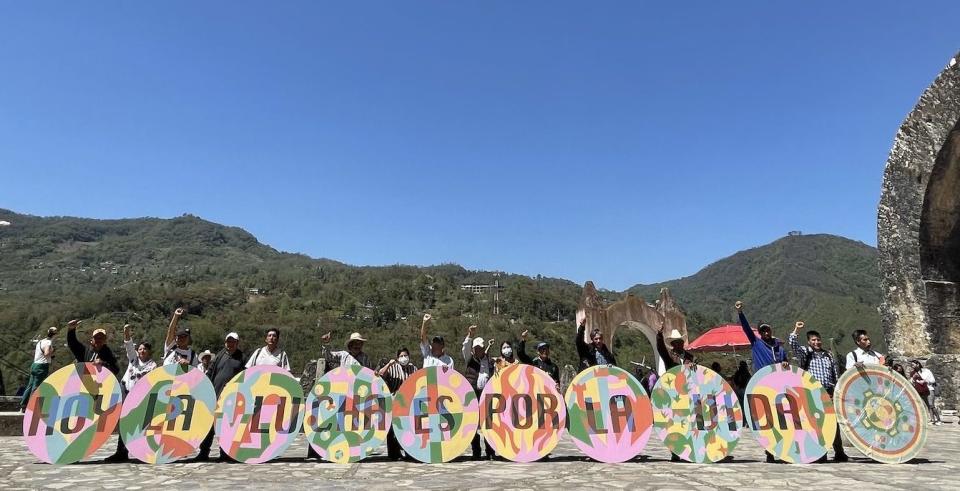 <em>Pueblos originarios de la zona este central de México durante la Caravana por el Agua y por la Vida, en el municipio de Ahuacatlán, Puebla. Foto: Astrid Arellano.</em>