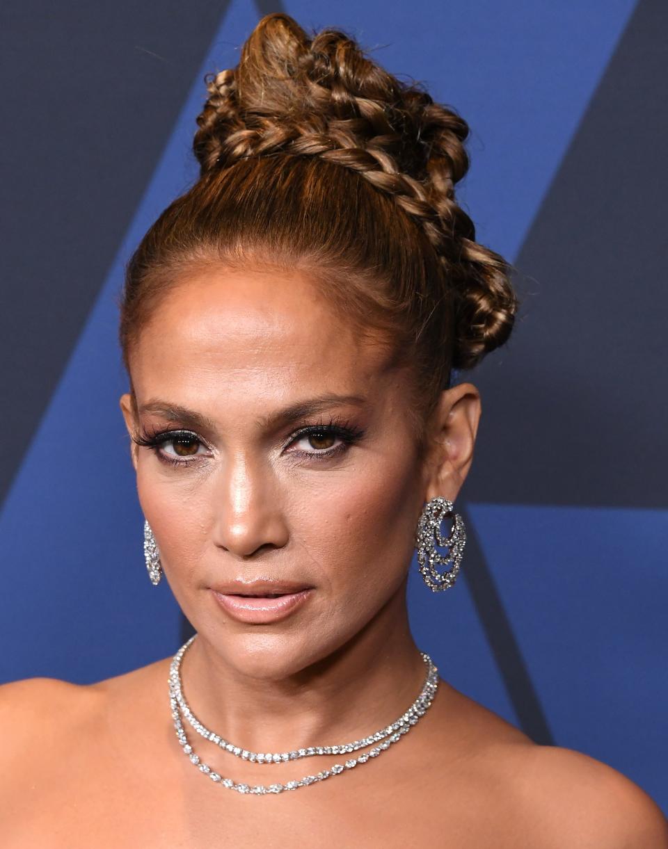 <h1 class="title">Jennifer Lopez Updo Closeup</h1><cite class="credit">Steve Granitz/Getty Images</cite>