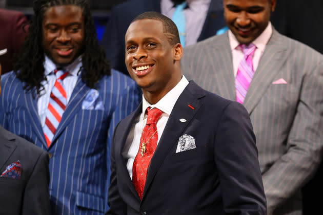 Jets quarterback Geno Smith wears a suit after each game, but just for five  minutes