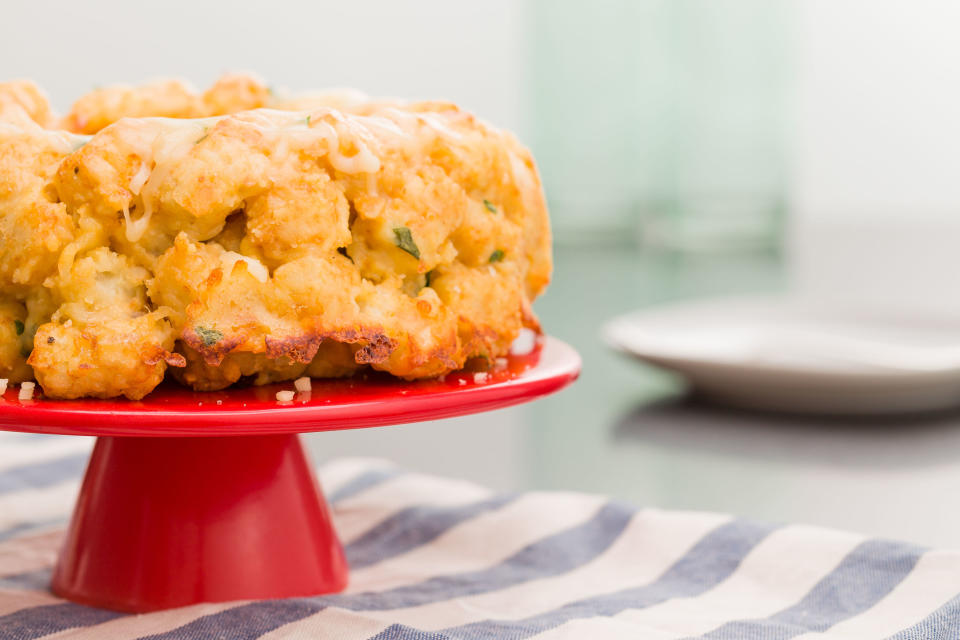 Cheesy Garlic Pull-Apart Tots Recipe