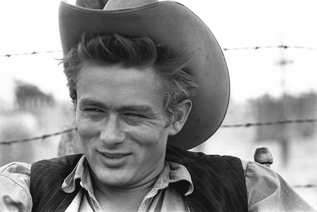 MARFA, TX - OCTOBER 1955:  Actor James Dean on the set of the movie "Giant" in October 1955 in Marfa, Texas.  (Photo by Richard C. Miller/Donaldson Collection/Getty Images)