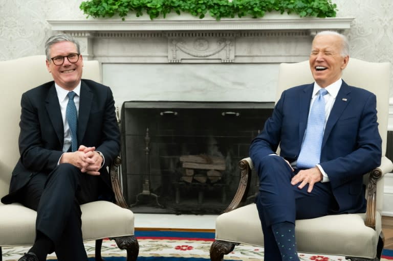 Gute Laune im Oval Office: Starmer (links) und Biden (SAUL LOEB)