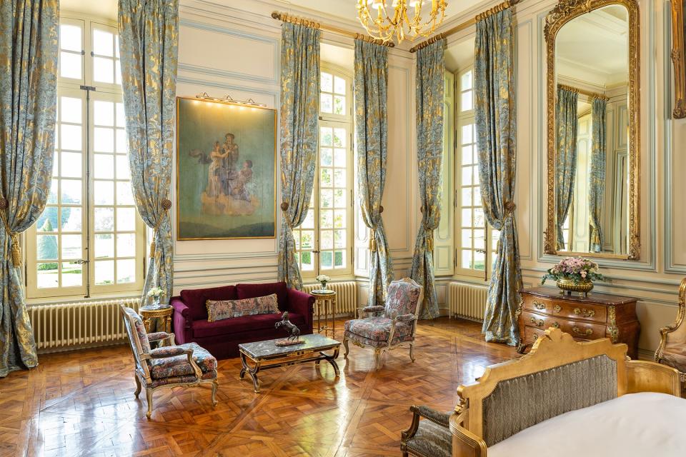 Interior of Hotel Château du Grand-Lucé “Baron’s Suite”