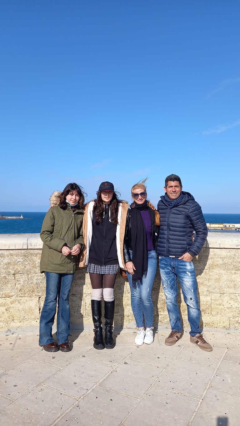Con Benedetta y sus dos hijas, Mikaela y Morena