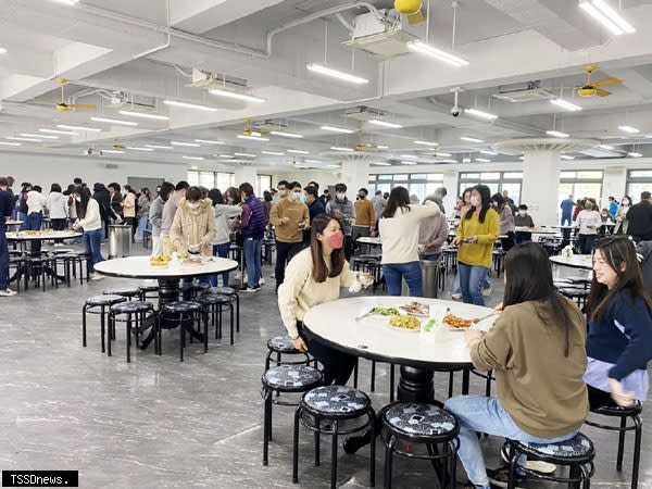 推廣企業於員工餐廳使用環保餐具。（圖：宜蘭縣環保局提供）