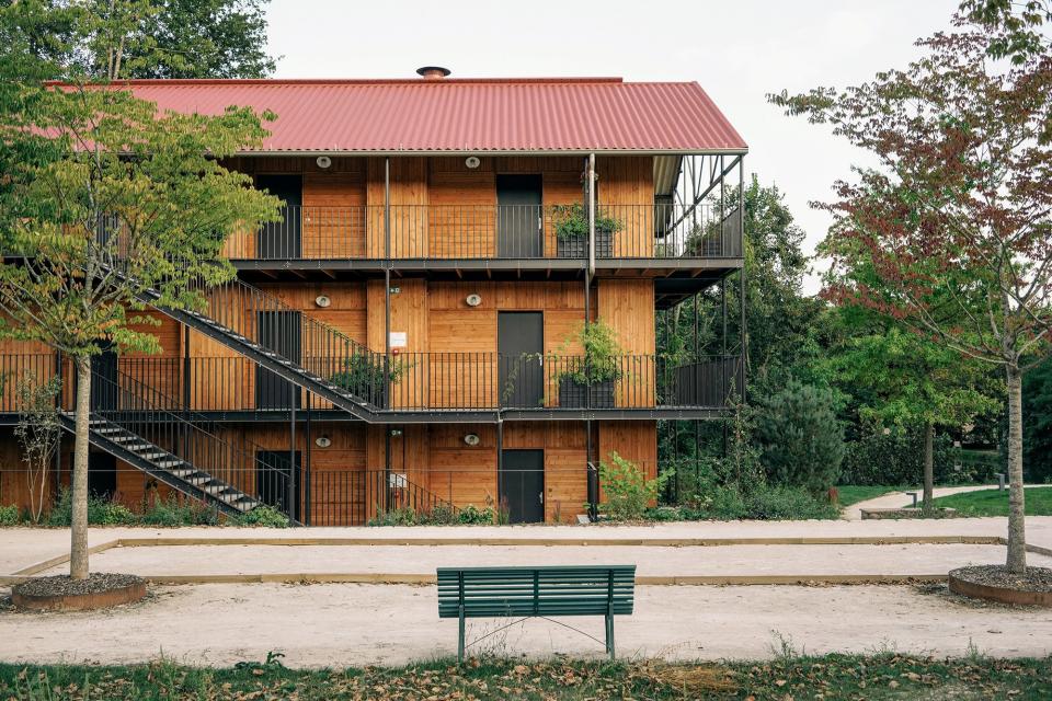 Le Barn is a French country retreat that yields to nature with a poetic informality evoking a chic summer camp.