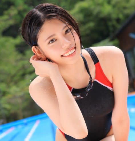 新海咲曾為游泳選手，如今下海成為女優。（圖／翻攝自新海咲 推特）