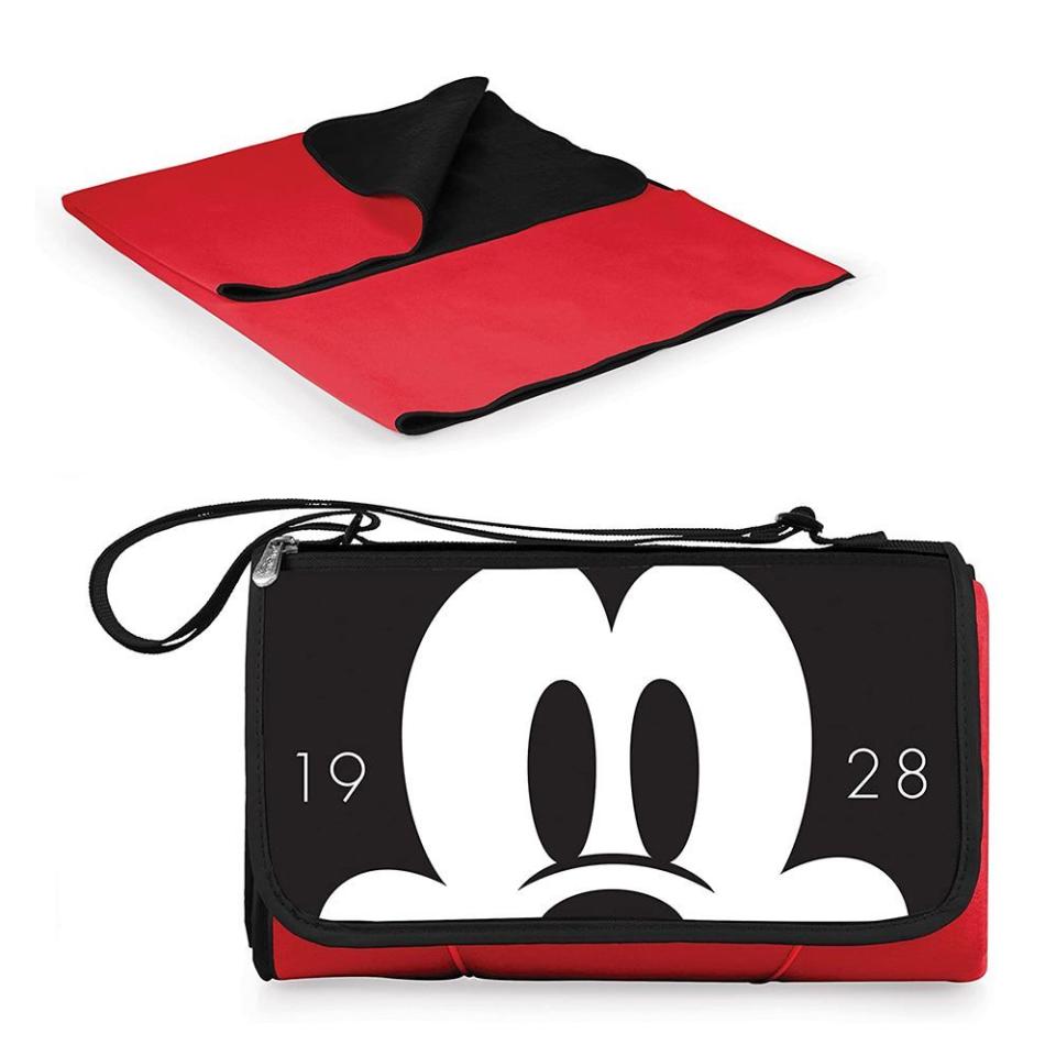 14) Mickey Mouse Outdoor Picnic Blanket