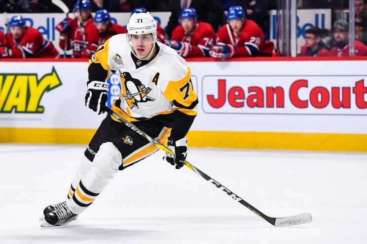 MONTREAL, QC - JANUARY 18: Evgeni Malkin #71 of the Pittsburgh Penguins skates during the NHL game against the Montreal Canadiens at the Bell Centre on January 18, 2017 in Montreal, Quebec, Canada. The Pittsburgh Penguins defeated the Montreal Canadiens 4-1. (Photo by Minas Panagiotakis/Getty Images)