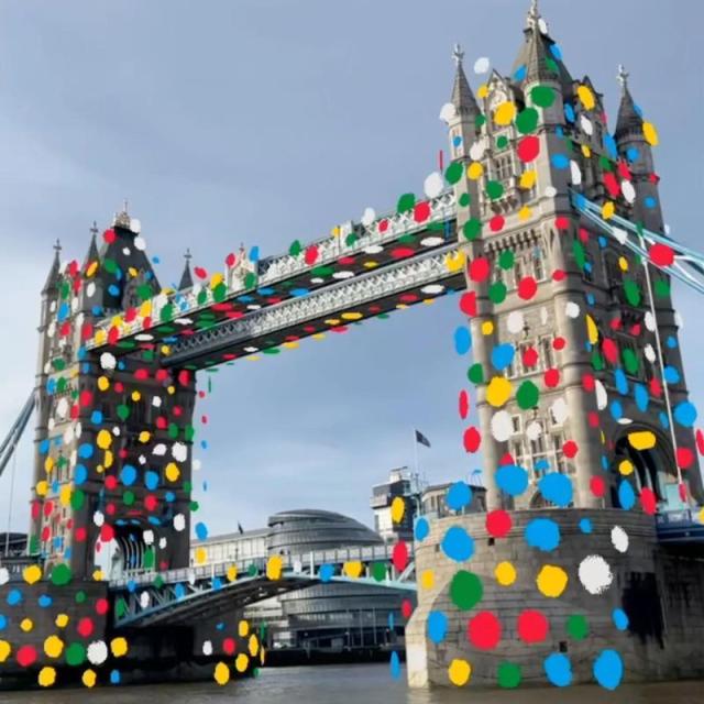 yayoi kusama & louis vuitton paint dots over historic monuments with new  snapchat filter
