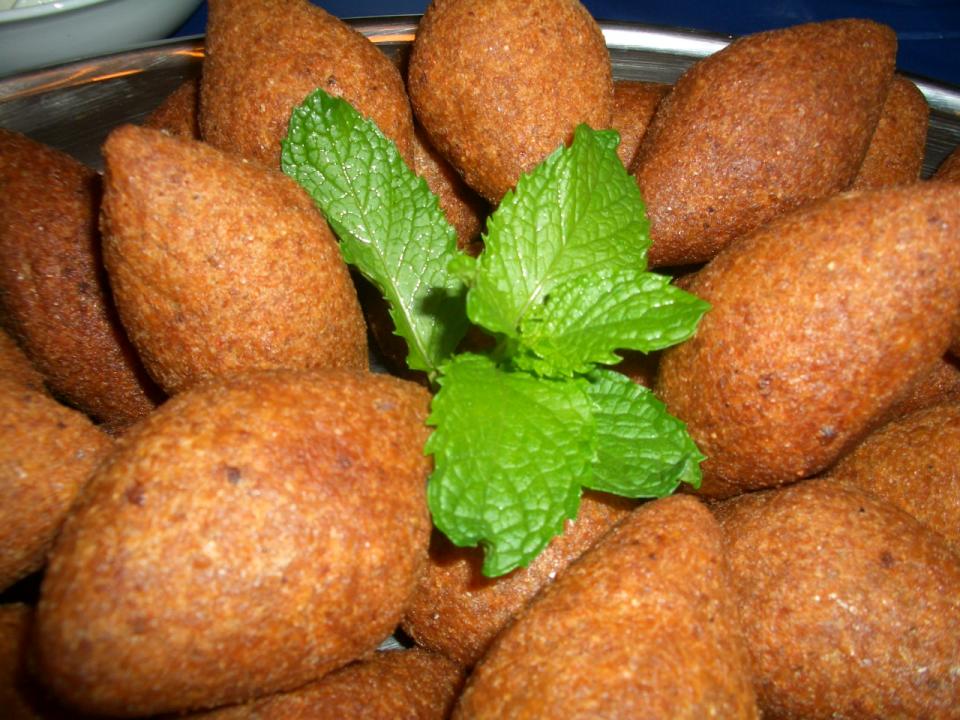 comida libanesa kibbeh frito