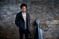 Mit sechs Jahren begann Skeku Kanneh-Mason das Cellospielen, was ihn über ein Stipendium auf die Royal Academy of Music führte. Mit 17 bekam er einen Plattenvertrag, das Debüt voller klassischer Musik chartete auf Platz elf im Vereinigten Königreich. Größter Auftritt bisher: 2018 auf der Hochzeit von Prinz Harry und seiner Meghan.