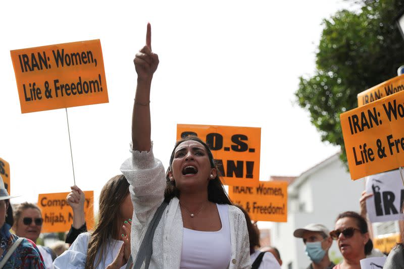 Protest in front of Iranian Embassy in Madrid