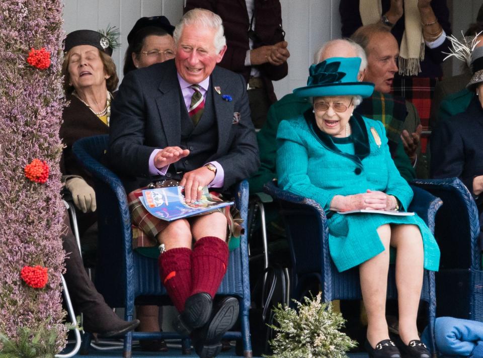 9) Prince Charles and Queen Elizabeth