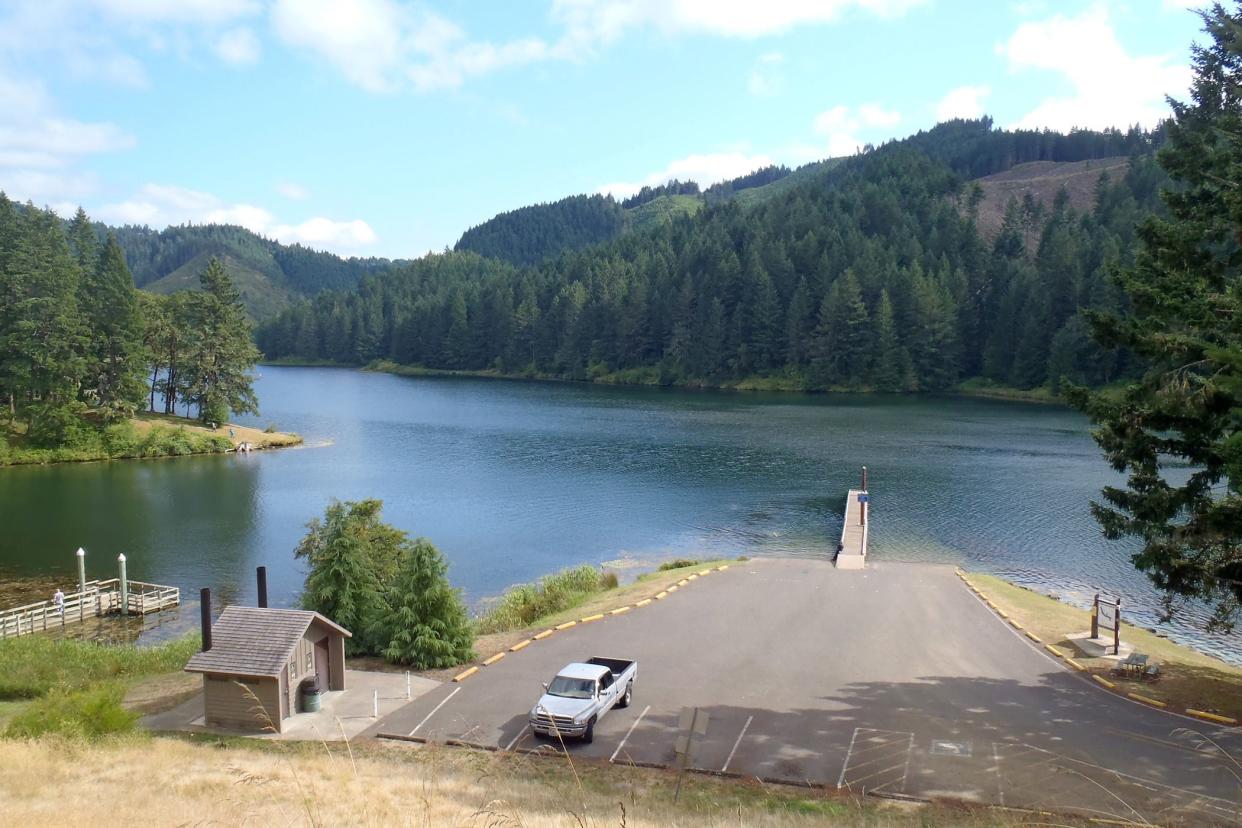 Cooper Creek Reservoir in Douglas County, Oregon, USA