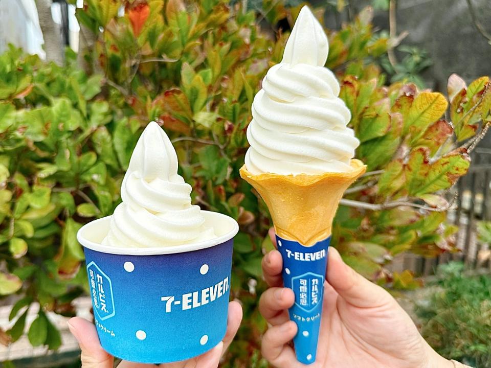 7-ELEVEN自4月3日起於霜淇淋販售門市陸續開賣「可爾必思牛奶霜淇淋」。統一超提供