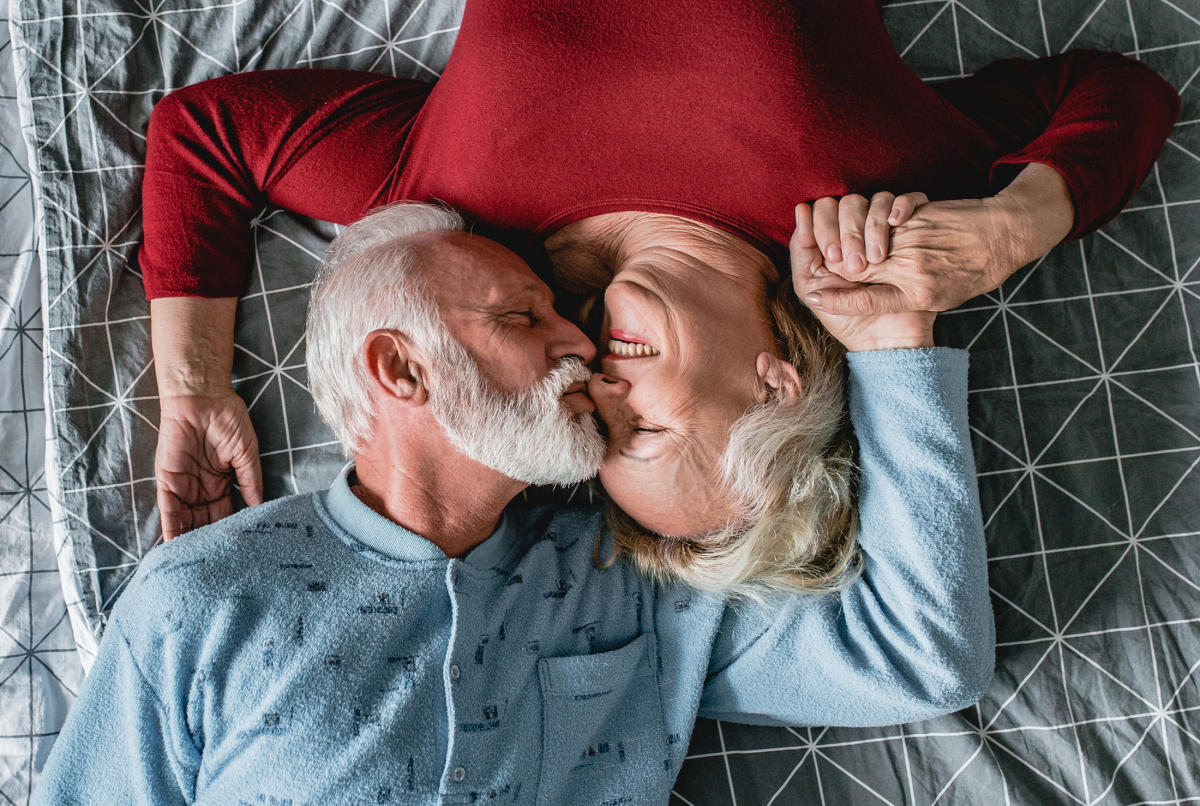 Sexualité des seniors quand les personnes âgées dégomment les idées reçues en vidéo image