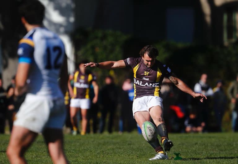 Juan Landó usó su zurda de forma estupenda y con sus 23 puntos Belgrano provocó un cambio de guardia en la delantera del campeonato de URBA.