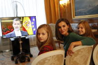 <p>La princesa Leonor y la infanta Sofía no ven la televisión ni tienen acceso a Internet de lunes a viernes. Solo pueden hacerlo durante los fines de semana y siempre bajo la supervisión de Letizia. (Foto: Gtres). </p>