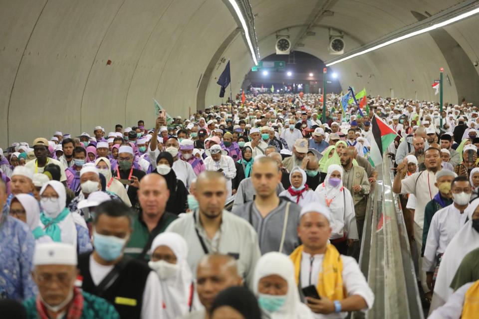 Massive numbers of people make the hajj every year, requiring significant effort for crowd control and safety. <a href="https://www.gettyimages.com/detail/news-photo/prospective-pilgrims-continue-their-worship-to-fulfill-the-news-photo/1241839087" rel="nofollow noopener" target="_blank" data-ylk="slk:Ashraf Amra/Anadolu Agency via Getty Images;elm:context_link;itc:0;sec:content-canvas" class="link ">Ashraf Amra/Anadolu Agency via Getty Images</a>