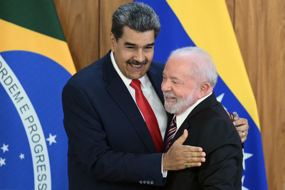 Venezolano Maduro visita Brasil en golpe a estrategia de aislamiento de EEUU