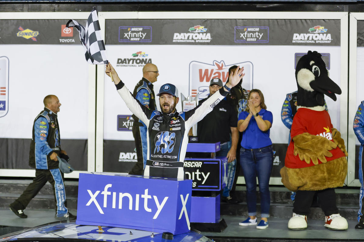 L’échec de l’inspection signifie que Jeremy Clements perd sa place en séries éliminatoires après la victoire de Daytona Xfinity