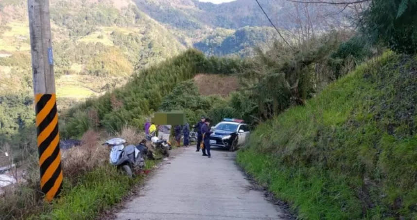 新竹縣尖石鄉昨日下午發生一起車禍，無照上路的少女騎乘機車，在山路與酒駕騎車的自家叔公撞上，頭部重創送醫不治。（圖／翻攝照片）