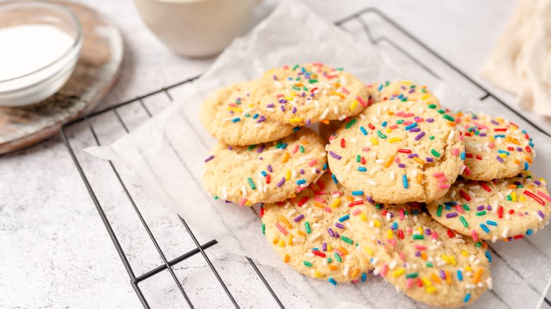 sprinkle sugar cookies