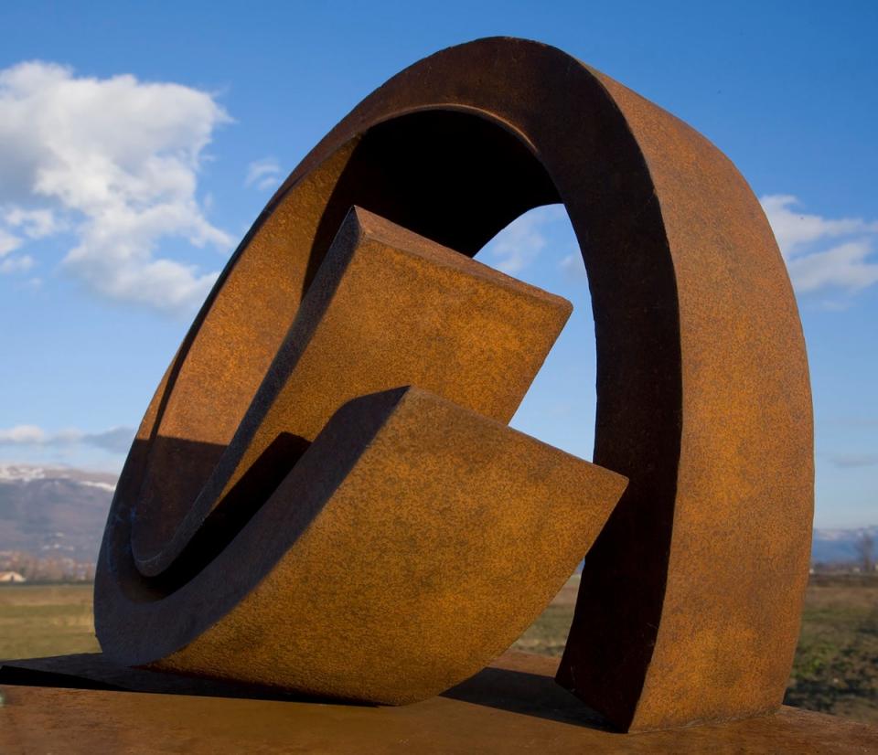 Do the twist at Frieze Sculpture Park (Do the twist at Frieze Sculpture Park | George Tatge)