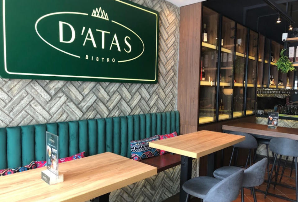 D'Atas Restaurant - Store front