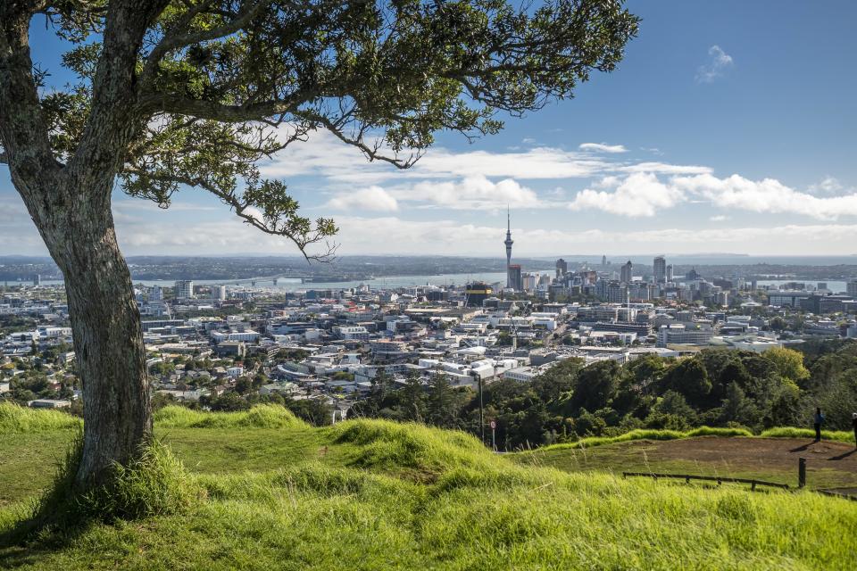 <h1 class="title">New Zealand, North Island, Mount Eden, Auckland, cityscape</h1><cite class="credit">Photo: Getty Images</cite>