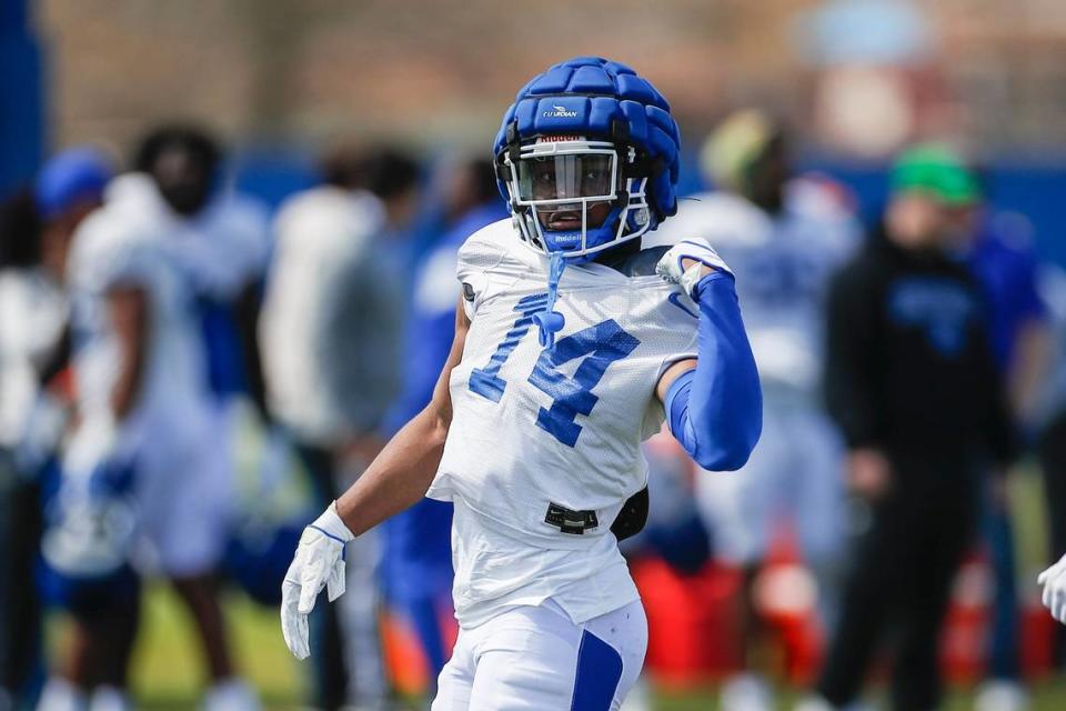 Kentucky defensive back Ty Bryant moves up the depth chart this week after an injury to Jalen Geiger at Georgia.