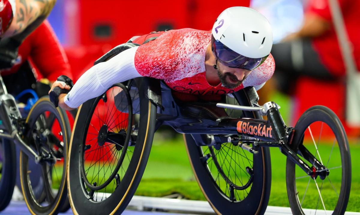 Golden again, Canadian wheelchair racer Brent Lakatos back atop the Paralympic podium