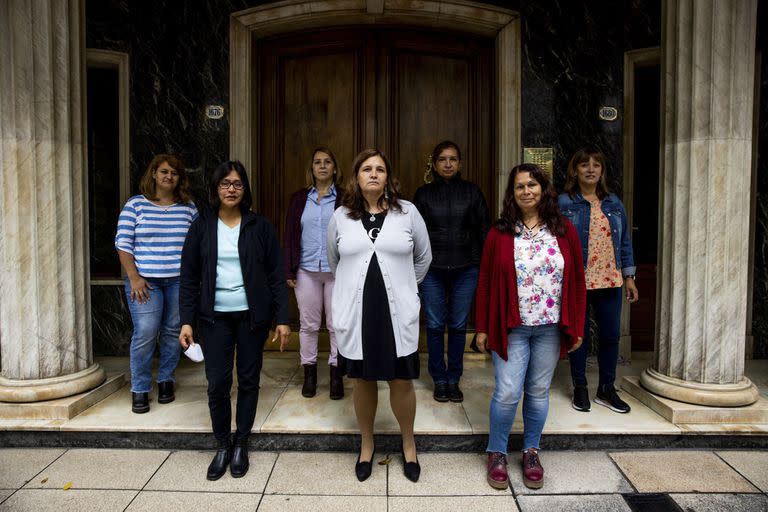 Integranes del grupo de mujeres que formularon las denuncias