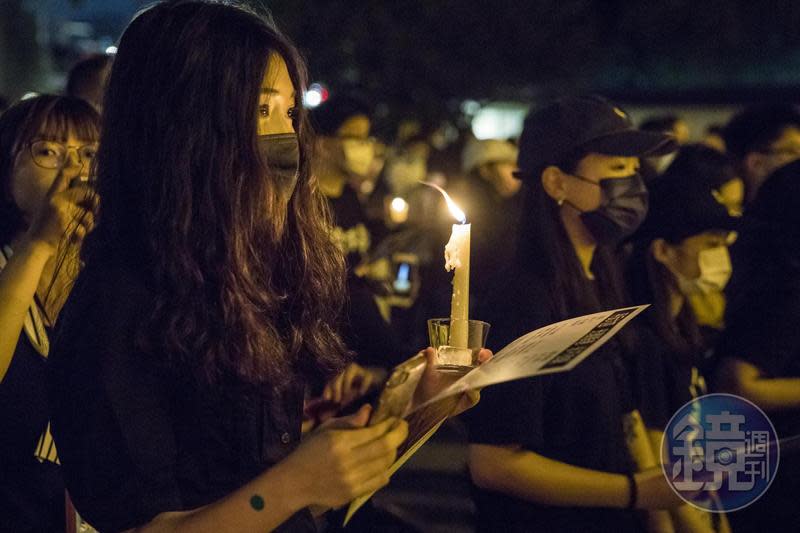 今年台灣延續香港的燭火儀式，悼念六四天安門事件。