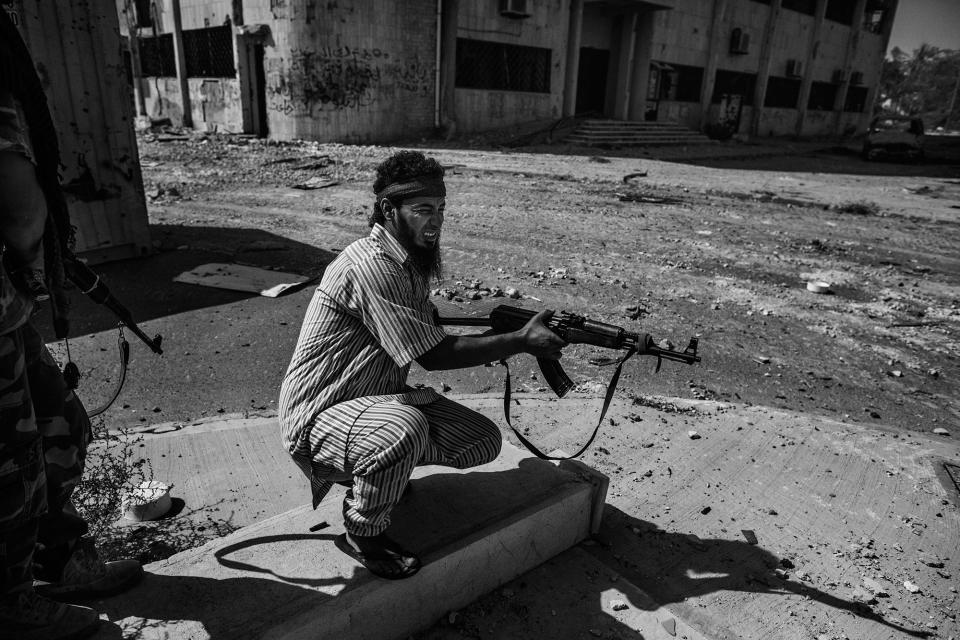 Closing in on ISIS, Libyan forces retake a ghost town by the sea