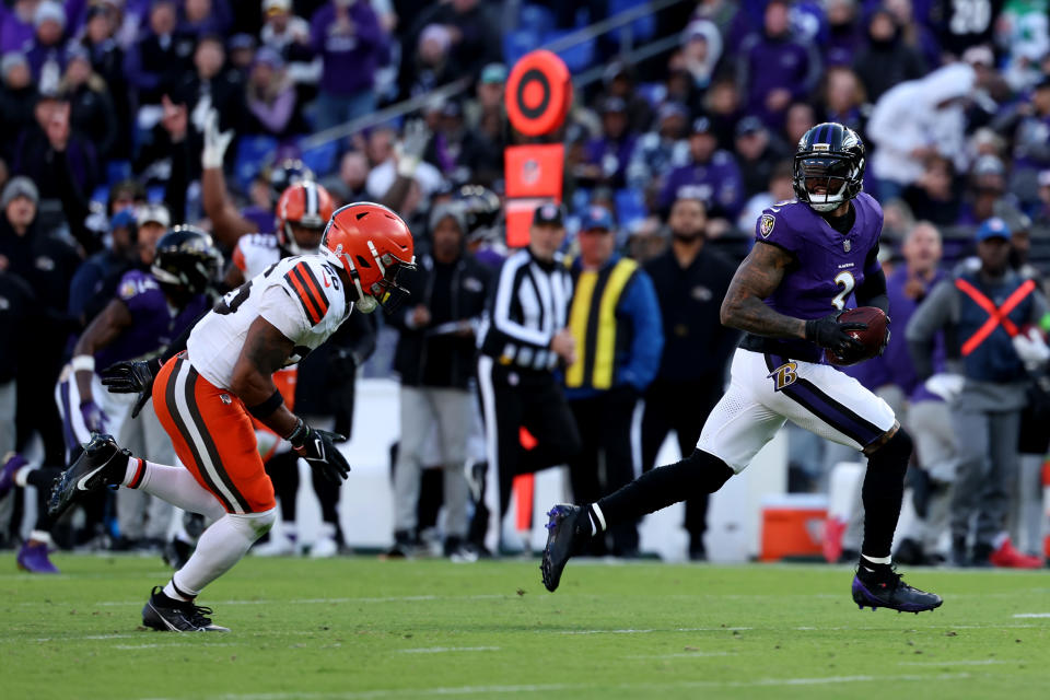 BALTIMORE, MARYLAND – NOVEMBER 12: <a class="link " href="https://sports.yahoo.com/nfl/players/27540" data-i13n="sec:content-canvas;subsec:anchor_text;elm:context_link" data-ylk="slk:Odell Beckham Jr.;sec:content-canvas;subsec:anchor_text;elm:context_link;itc:0">Odell Beckham Jr.</a> #3 of the Baltimore Ravens runs the ball after a reception against the Cleveland Browns during the third quarter at M&T Bank Stadium on November 12, 2023 in Baltimore, Maryland. (Photo by Scott Taetsch/Getty Images)