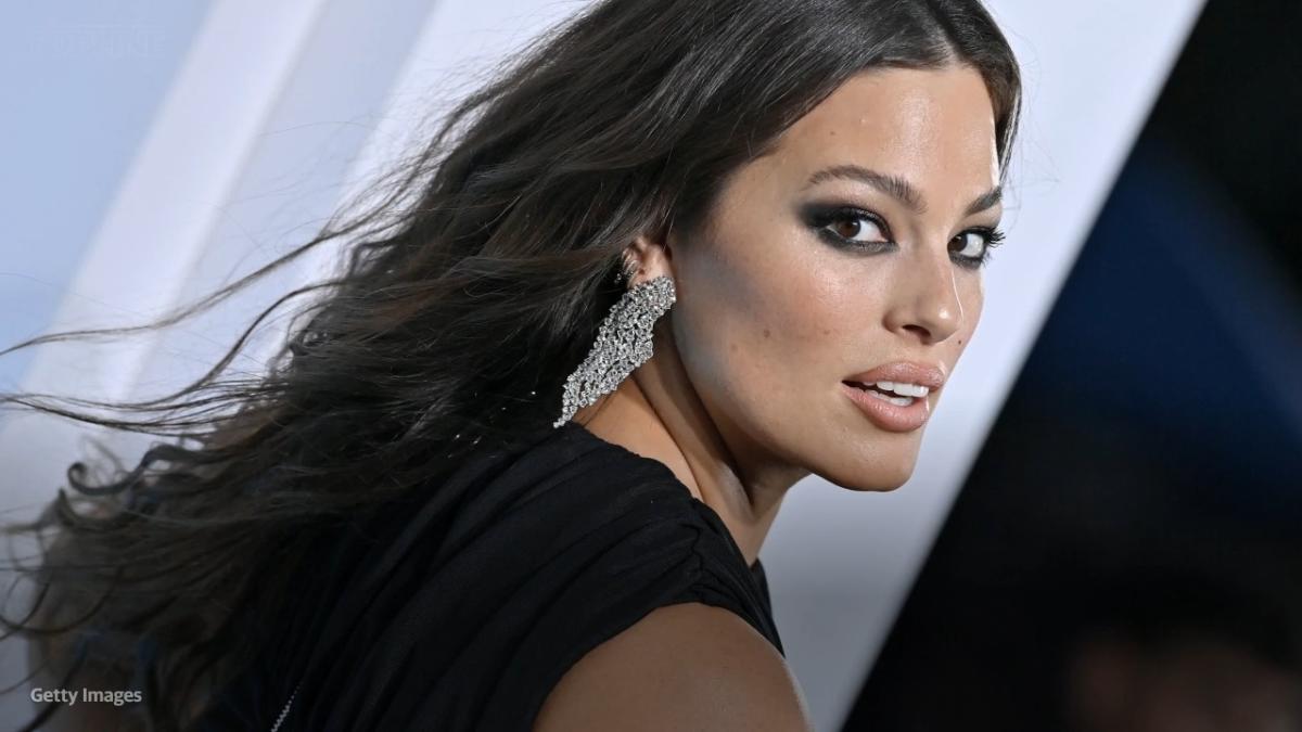 Ashley Graham Embraces Her Stretch Marks In Sexy Black Dress ‘i’m Showing My 8 Month Postpartum