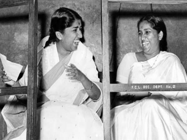 Lata Mangeshkar and Asha Bhosle (Image source: Instagram)