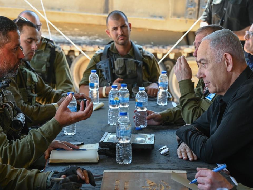 以色列國內政治緊張局勢加劇，總理尼坦雅胡面臨戰時內閣部長甘茨的挑戰。