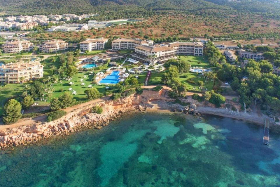 2) St. Regis Mardavall Mallorca Resort, Portals Nous