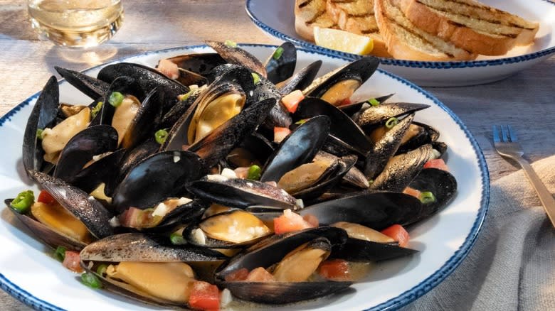 White wine mussels