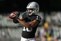 FILE PHOTO: Dec 2, 2018; Oakland, CA, USA; Oakland Raiders wide receiver Seth Roberts (10) catches a pass before the start of the game against the Kansas City Chiefs at Oakland Coliseum. Mandatory Credit: Cary Edmondson-USA TODAY Sports