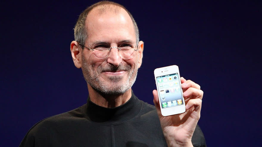 Steve Jobs con el iPhone 4.