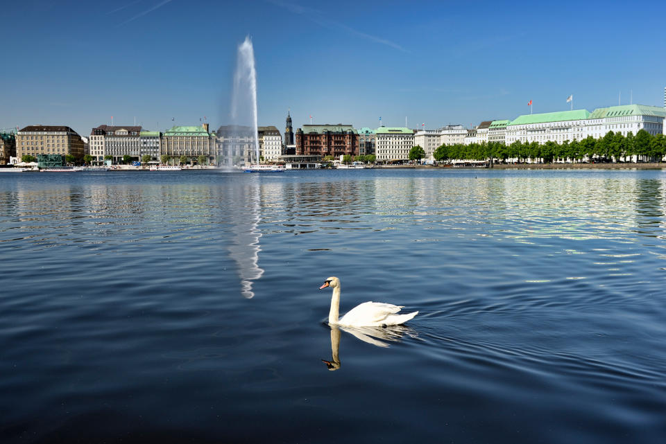 Hamburg hat es dieses Jahr in die Top Ten des Rankings der lebenswertesten Städte der Welt geschafft. Wissenschaftler der "Intelligence Unit" des britischen Magazins "Economist" untersuchten unter anderem die Infrastruktur der Hansestadt und waren sich einig: Platz 10.