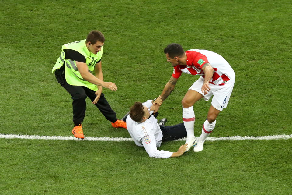 Espontáneos interrumpieron la final en el Estadio Luzhniki