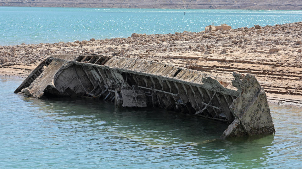 Drought reveals Higgins boat in Lake Mead